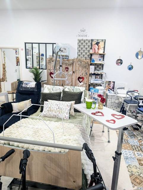 table pour lit médicalisé aide au quotidien livraison magasin materiel medical carnoules sollies pont toulon