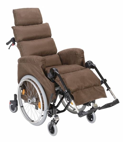 Fauteuil roulant manuel de confort en fibres avec assise anti escarre pour personne à mobilité réduite à Carnoules proche de Toulon.