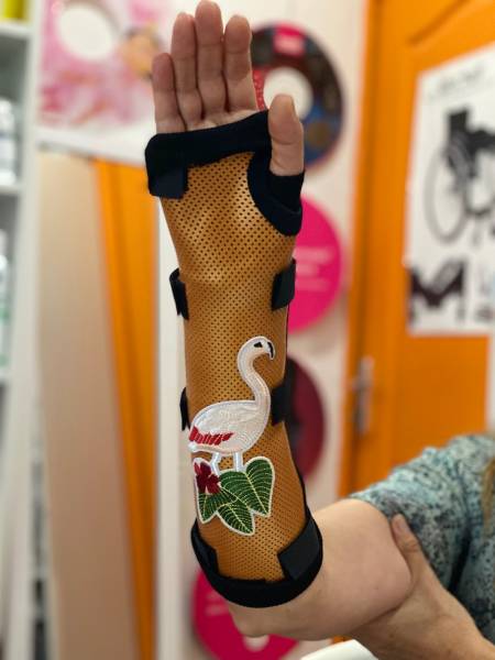 attelle du poignet pour fracture sur Toulon près du centre de la main