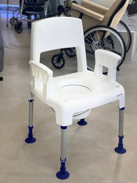 chaise percée pour mettre dans le douche sur Solliès-Pont dans le Var près Belgentier