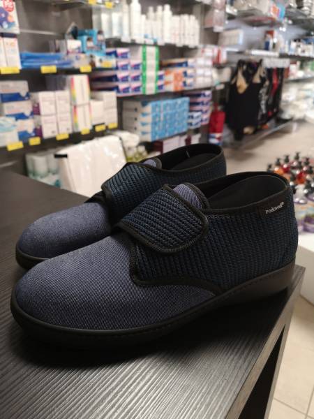 chaussures médicales pour pieds larges avec matières extensibles sur solliès-pont et carnoules dans le var