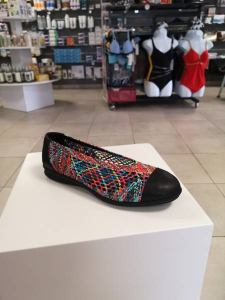 chaussure de confort pour femme avec mousse à mémoire de forme pour douleurs plantaires sur solliès près de la garde