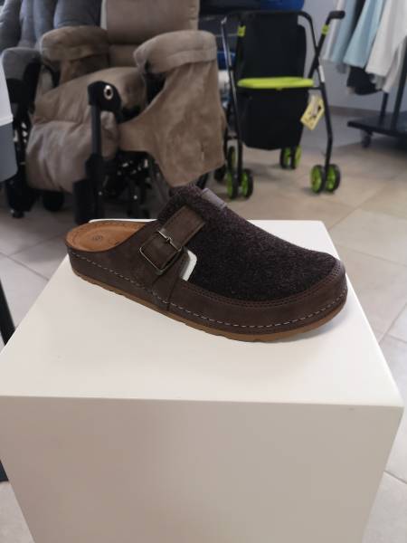 chaussures avec semelle intérieure en cuir sur mousse à mémoire de forme sur Carnoules près de Pierrefeu du var