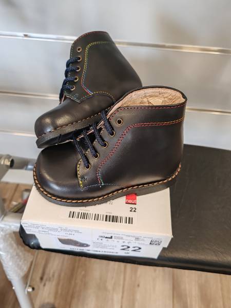 chaussures orthopédiques pour enfants sur Toulon près de Sanary sur Mer