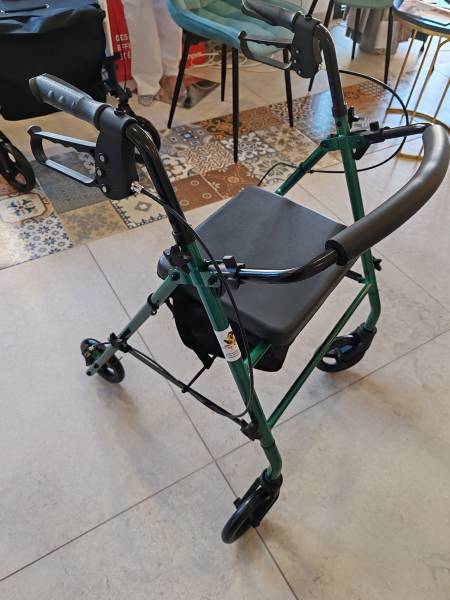 déambulateur léger et maniable