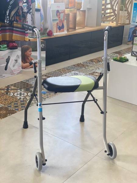 Rollator 2 roues ou déambulateur  pour aide à la marche au Luc en Provence proche de Draguignan