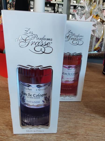 sentir bon avec nos eaux de cologne de différents parfums