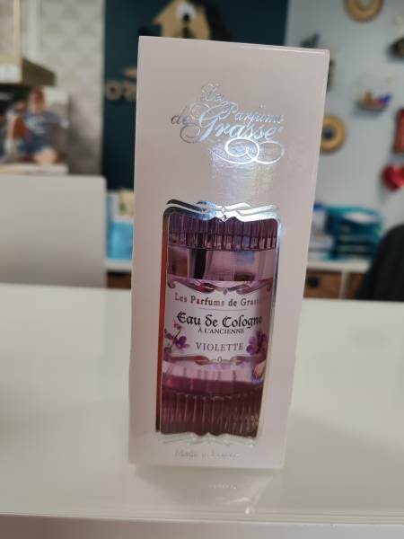 Parfum léger et authentique, l’eau de Cologne qui éveille vos sens