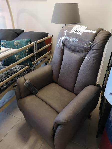 livraison de fauteuil releveur offerte dans le var sur toulon et ses alentours