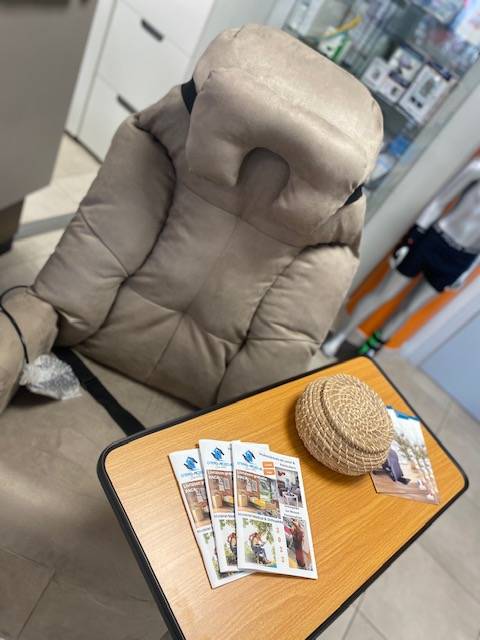fauteuil confort 4 roues composé de couette moelleuse pour allègement des pressions avec livraison dans le Var
