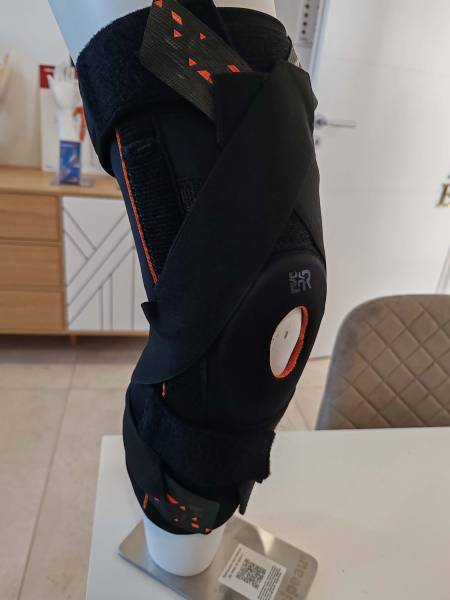 orthèse de genou destinée à la compression médicale et à la stabilisation de l’articulation pour reprise d'activité