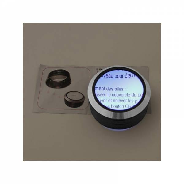 loupe de lecture lumineuse sur Carnoules près de Figanières