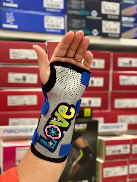 Orthèses thermo-moulée faites sur mesure par notre orthopédiste-orthésiste lors d'un rendez-vous sur Toulon, Solliès-Pont et Carnoules dans le Var
