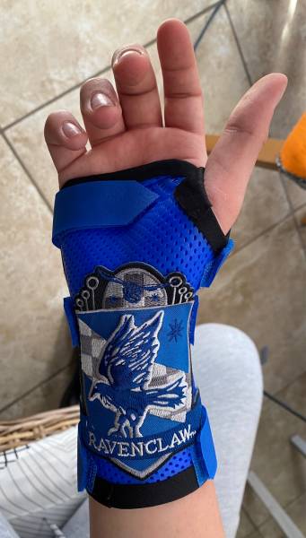 Immobilisation du poignet avec une attelle sur mesure dans le Var près de Toulon