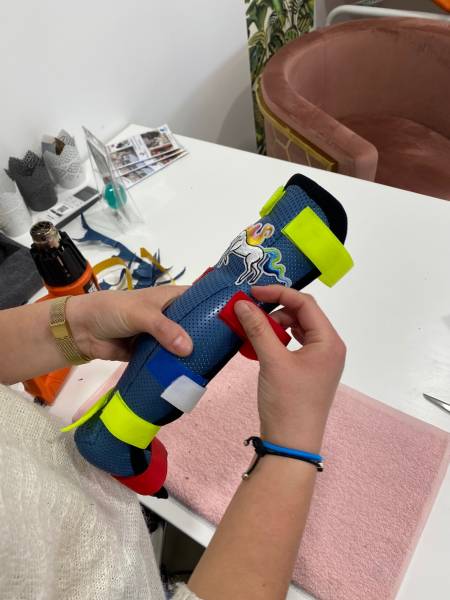 Attelle médicale personnalisable et faite sur mesure pour nourrisson, enfant et adulte sur Toulon, Solliès-Pont et Carnoules dans le Var