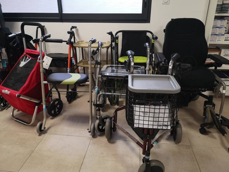 déambulateur 2, 3 et 4 roues pour aide à la personne sur Solliès-Pont près de La Crau
