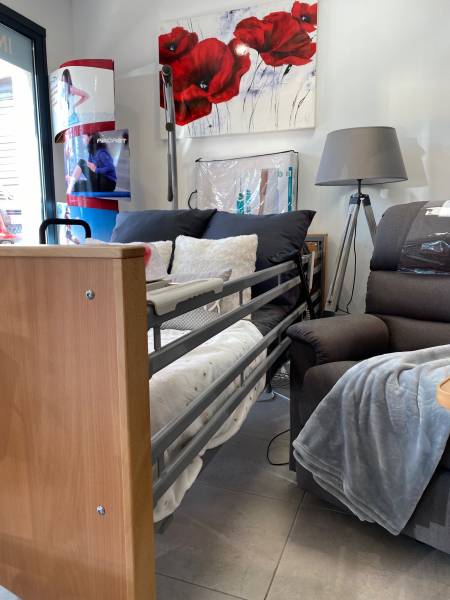 location de lit médicalisé avec habillage en bois dans le Var et les Bouches du Rhônes