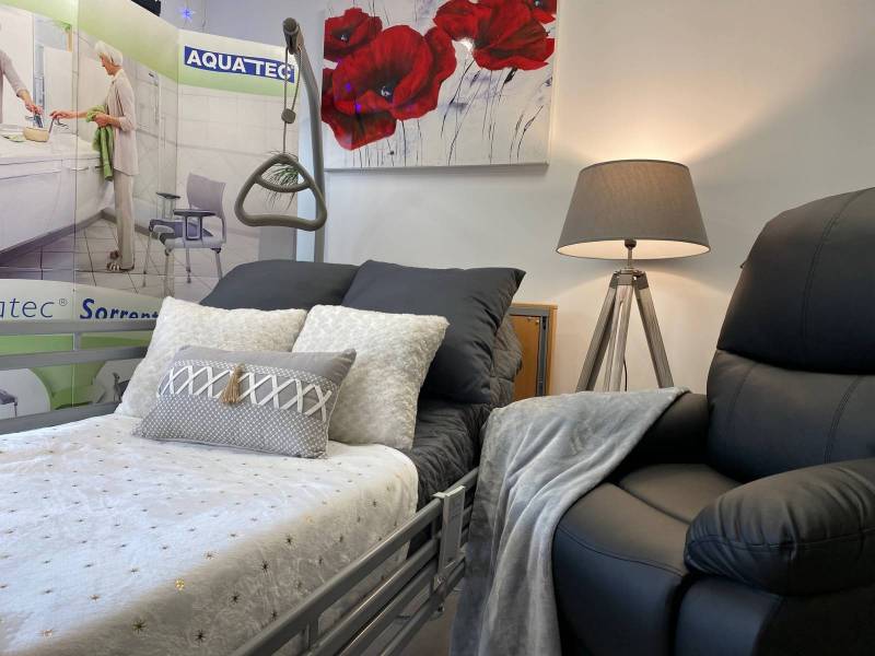 LOCATION DE LIT MEDICALISE A DOMICILE A TOULON ET BRIGNOLES SIMPLE LARGE OU DOUBLE