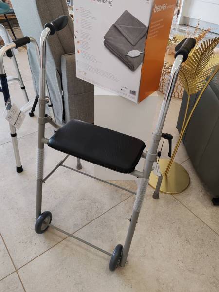 rollator 2 roues avec siège réglable en hauteur et pliable