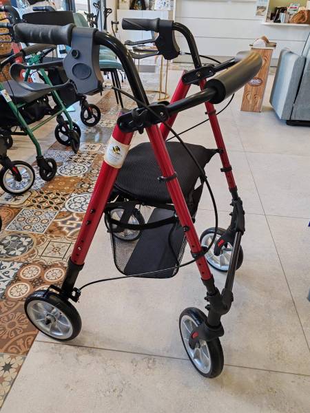 Déambulateur 4 roues pour troubles de l’équilibre